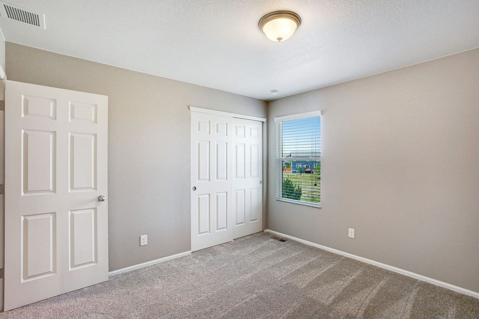 Windsor House: 912 Charlton Dr