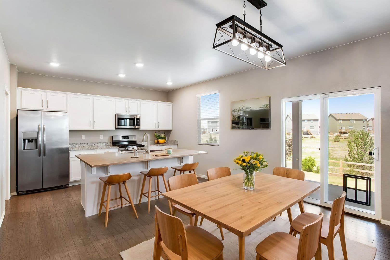 Windsor House: 912 Charlton Dr
