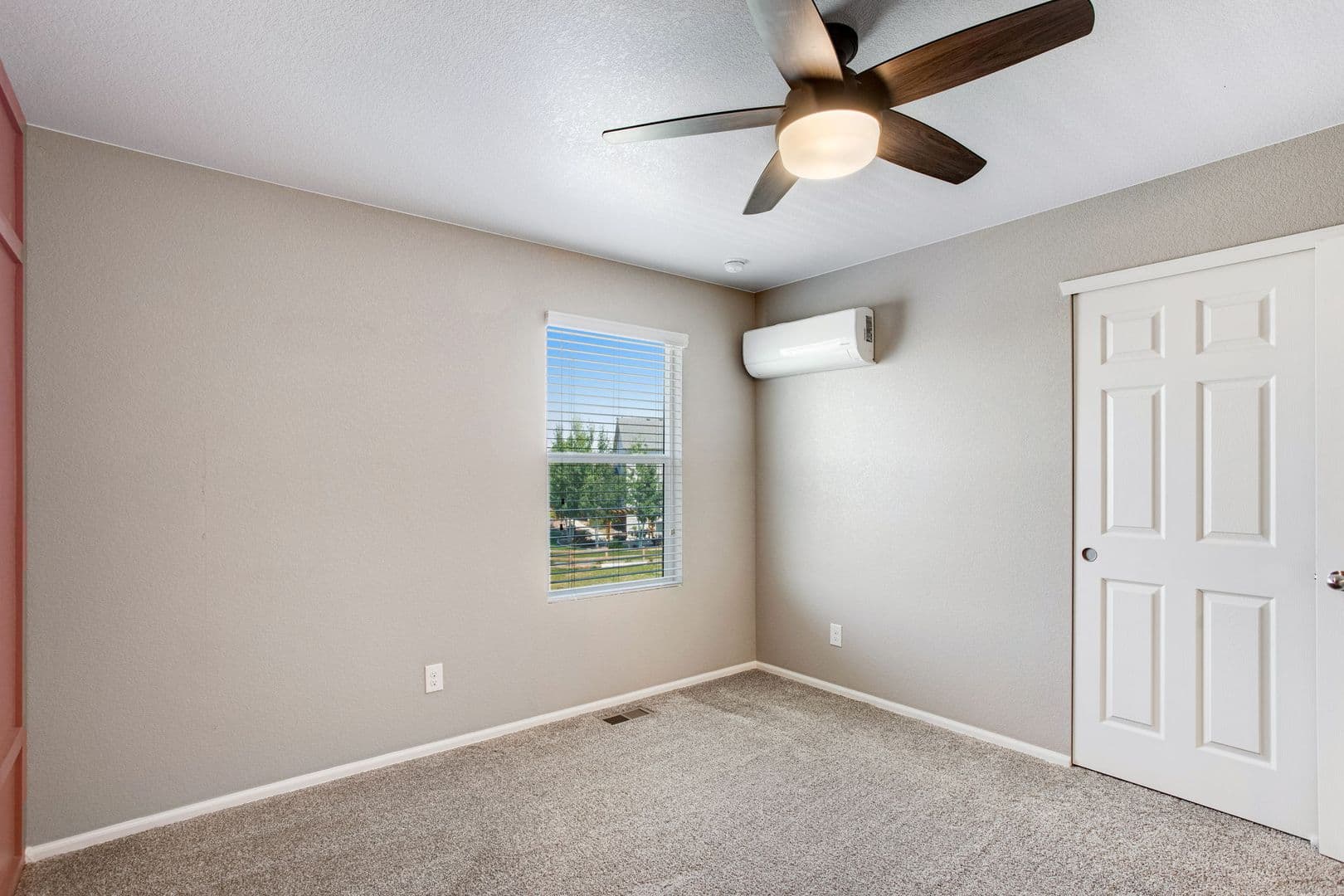 Windsor House: 912 Charlton Dr