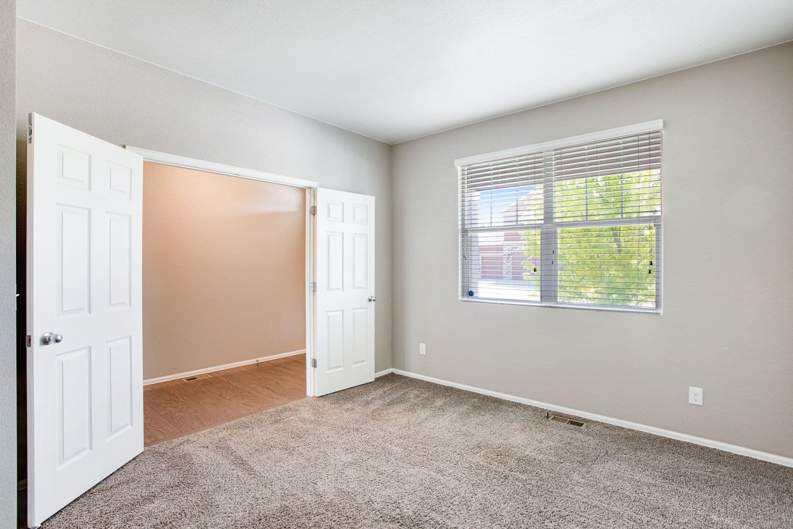 Windsor House: 912 Charlton Dr