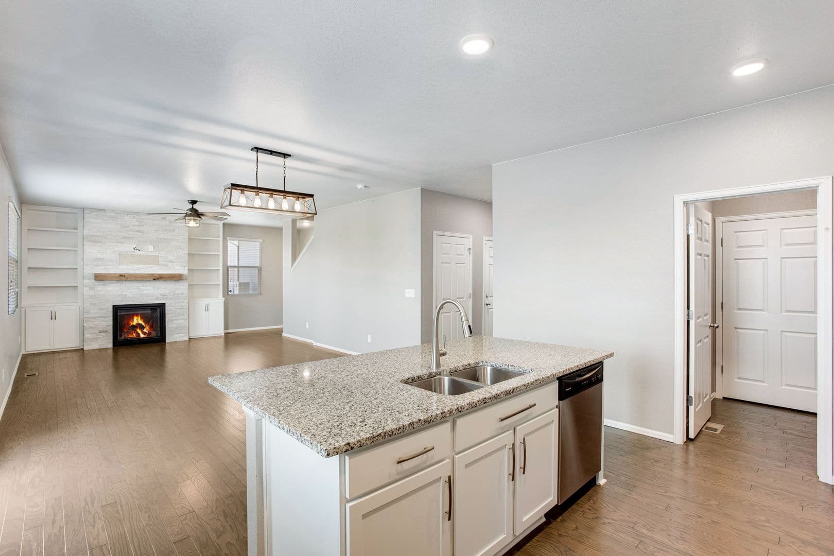 Windsor House: 912 Charlton Dr