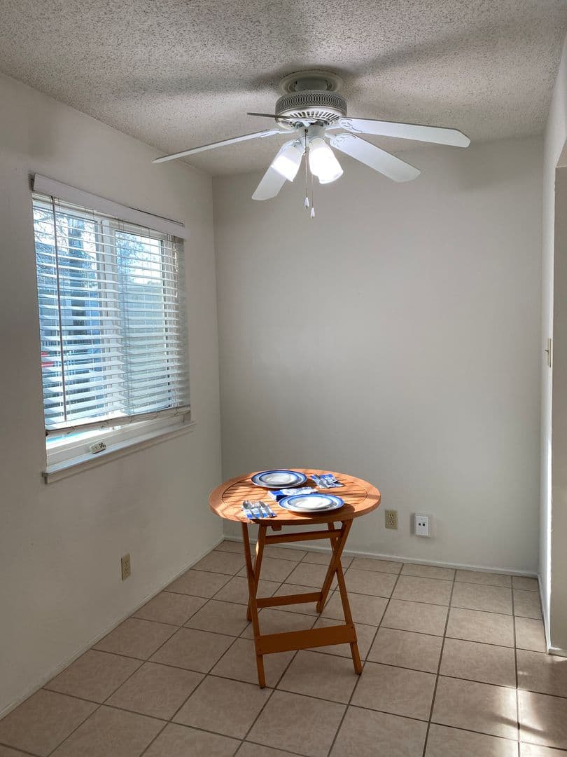Sacramento Apartment: 614 17th Street