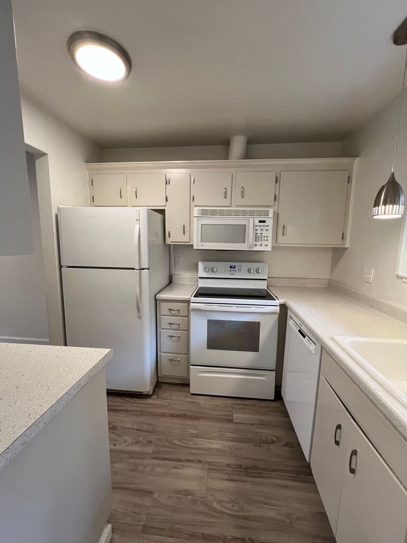 San Andreas Apartment: 342 E. St. Charles Street