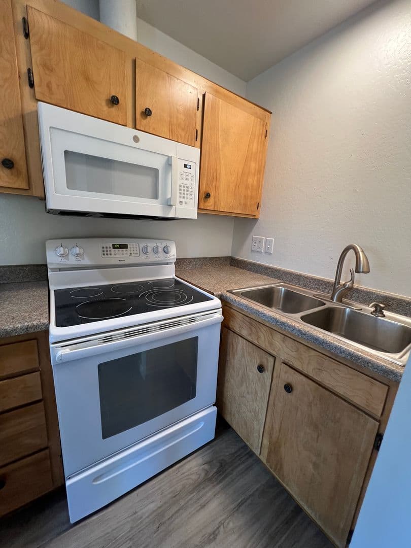 San Andreas Apartment: 342 E. St. Charles Street