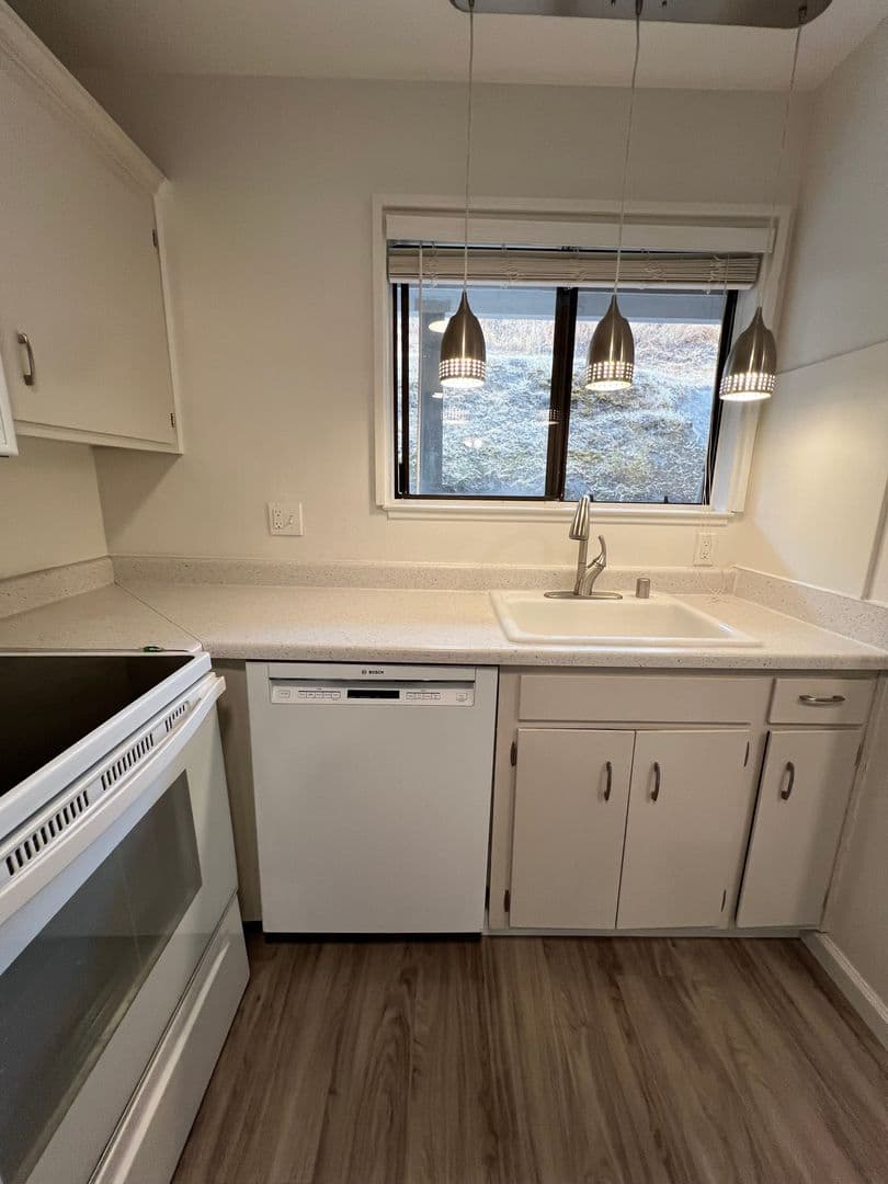 San Andreas Apartment: 342 E. St. Charles Street