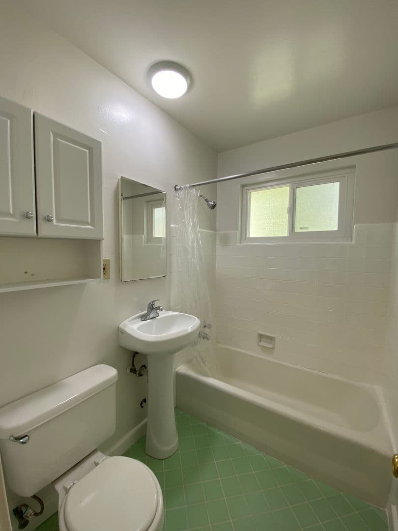 Sacramento Apartment: 616 17th Street