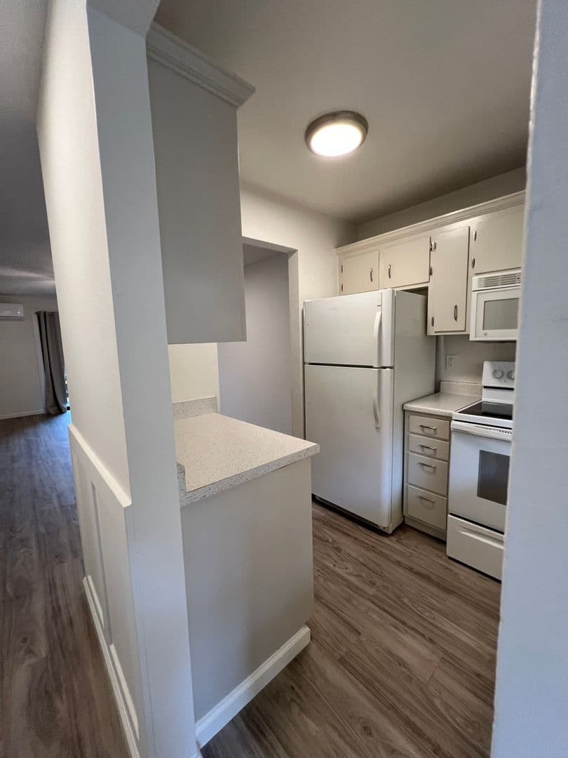 San Andreas Apartment: 342 E. St. Charles Street