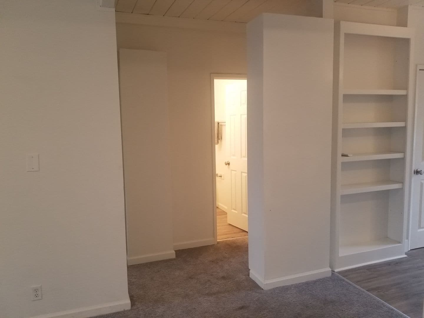 San Andreas Apartment: 342 E. St. Charles Street