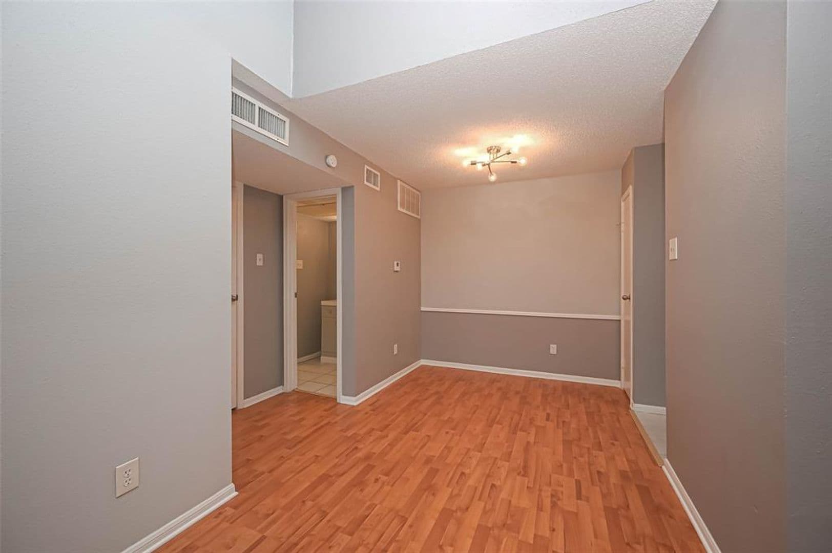 Houston Condo: 2120 El Paseo St