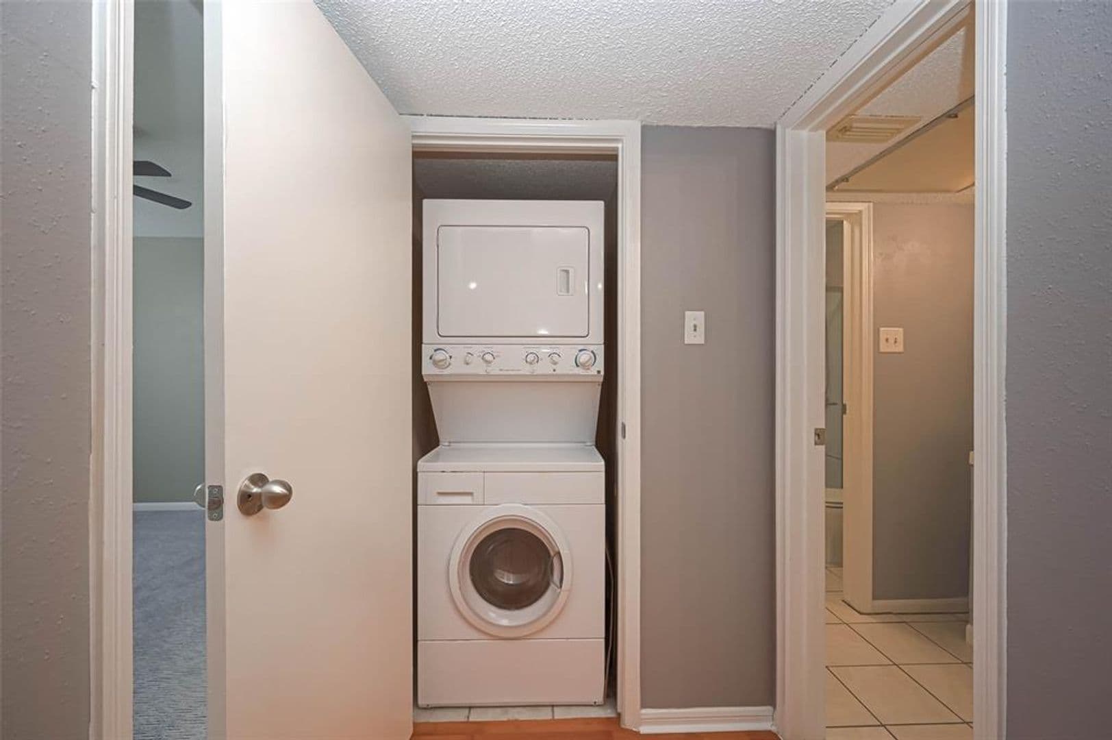 Houston Condo: 2120 El Paseo St