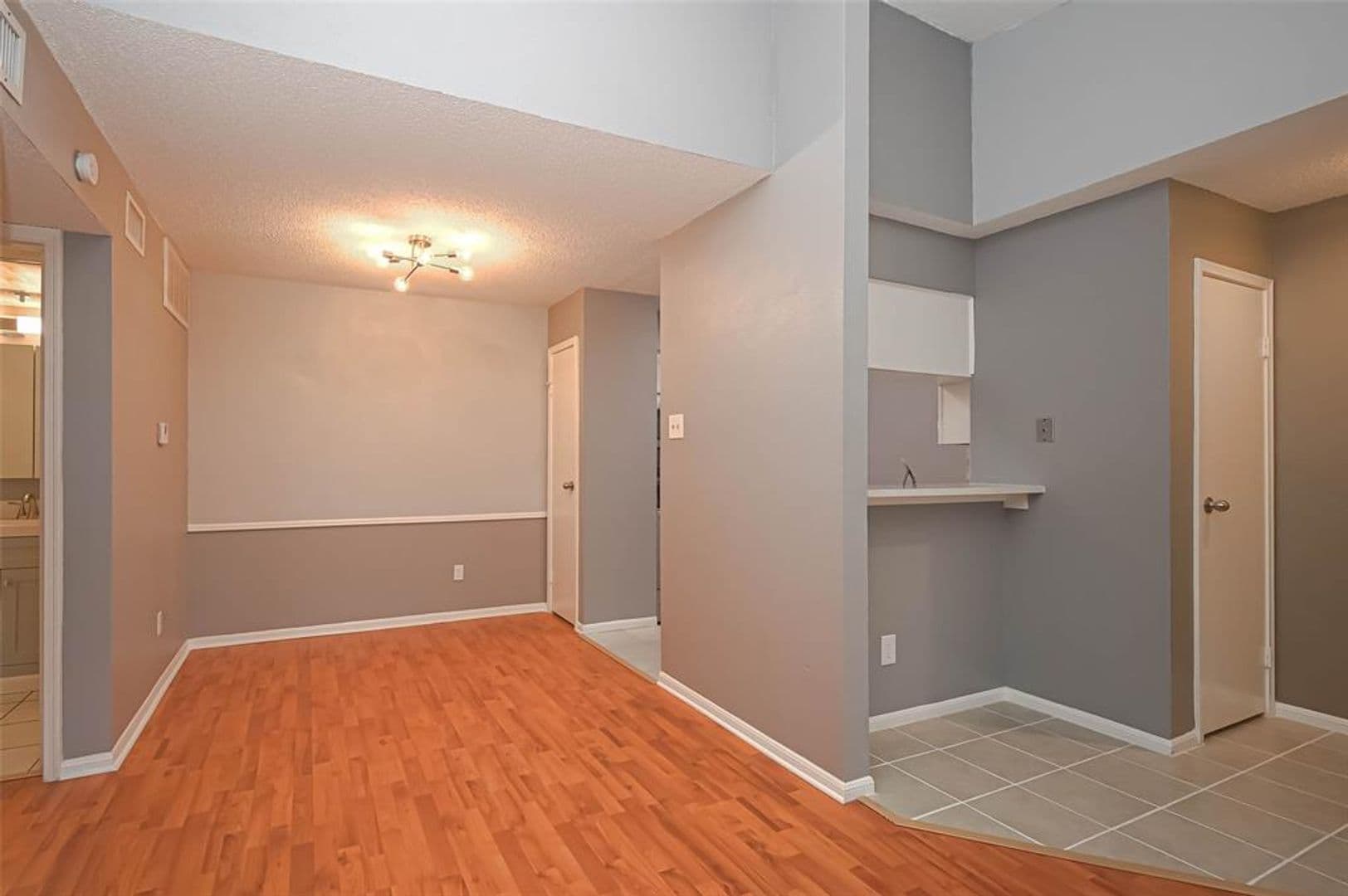 Houston Condo: 2120 El Paseo St
