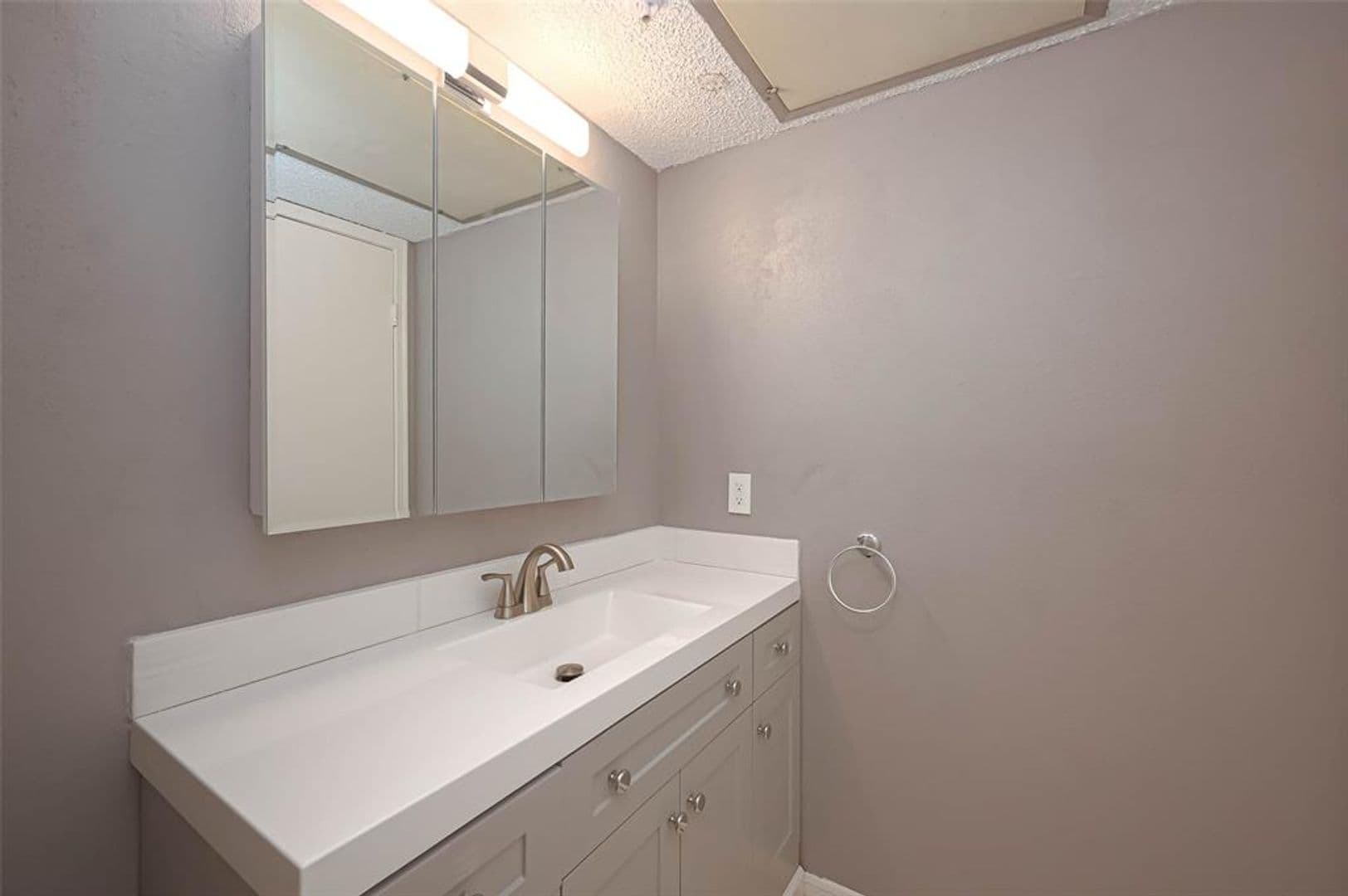 Houston Condo: 2120 El Paseo St