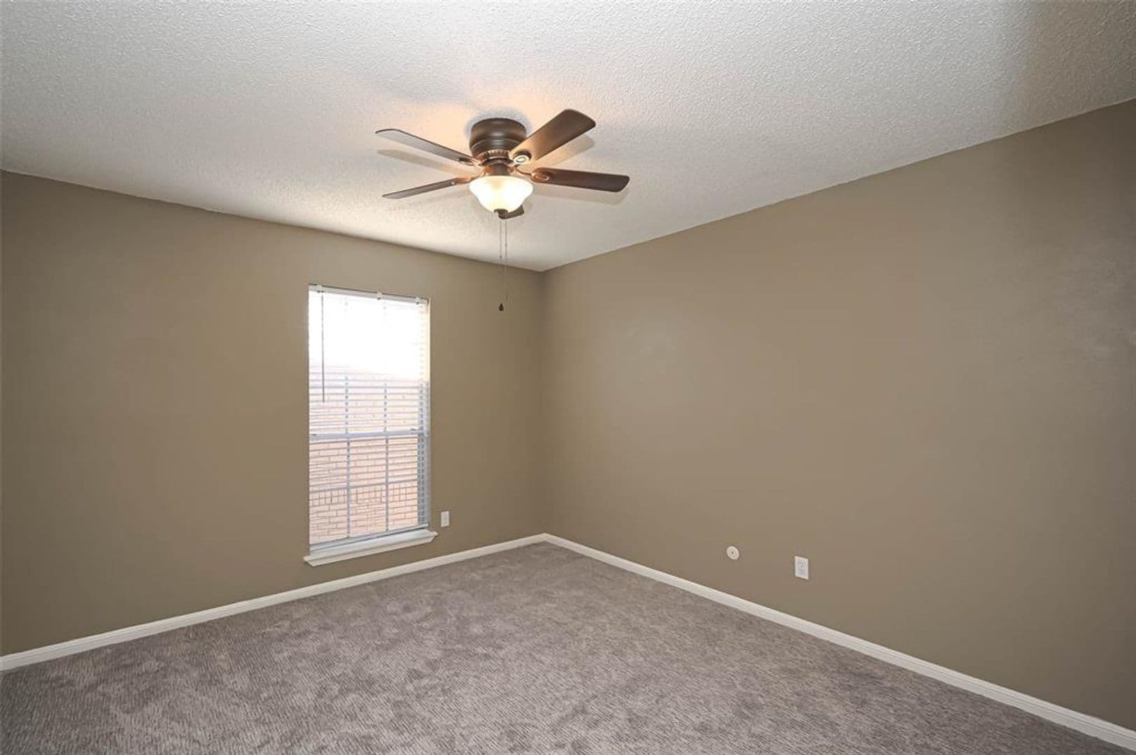 Houston Condo: 2120 El Paseo St
