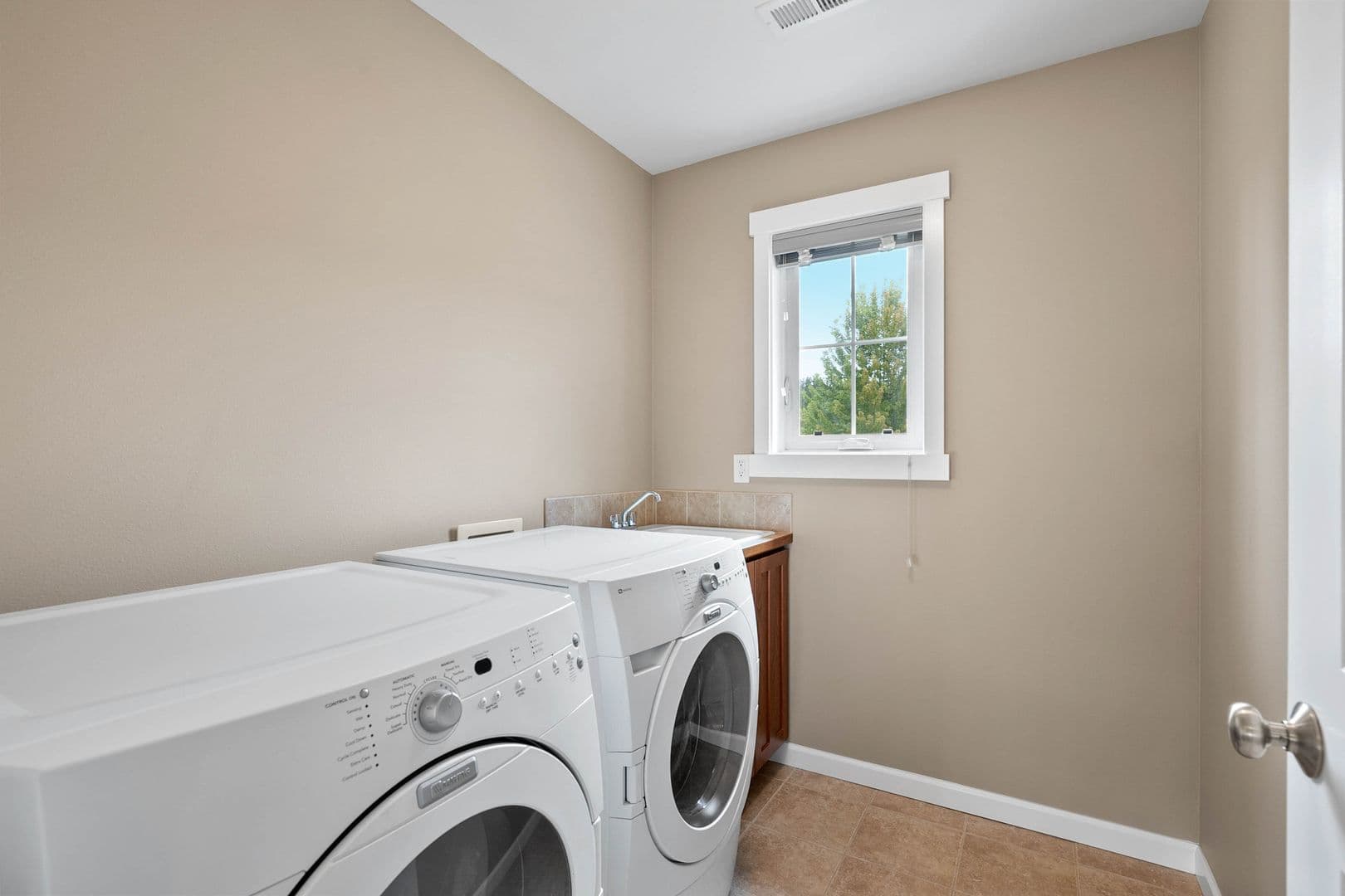 Liberty Lake House: 1699 N Winrock St