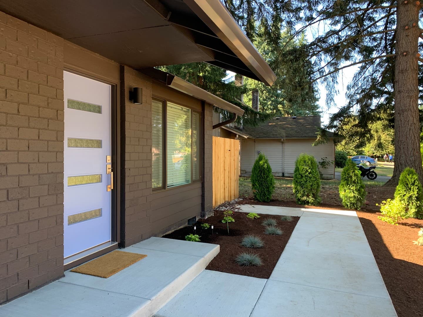 Vancouver Apartment: 1004 & 1006 NE 143rd Ave