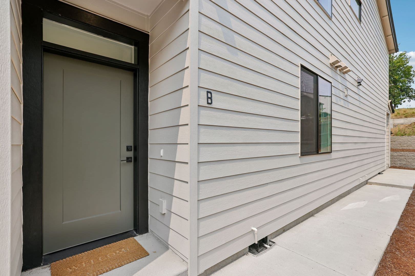 Vancouver Apartment: 6807 NE 15th