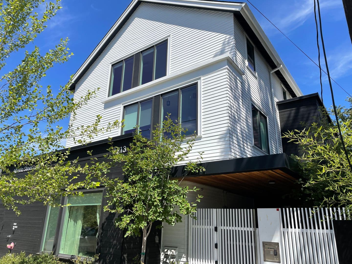 Portland Apartment: 1213 N Alberta Street