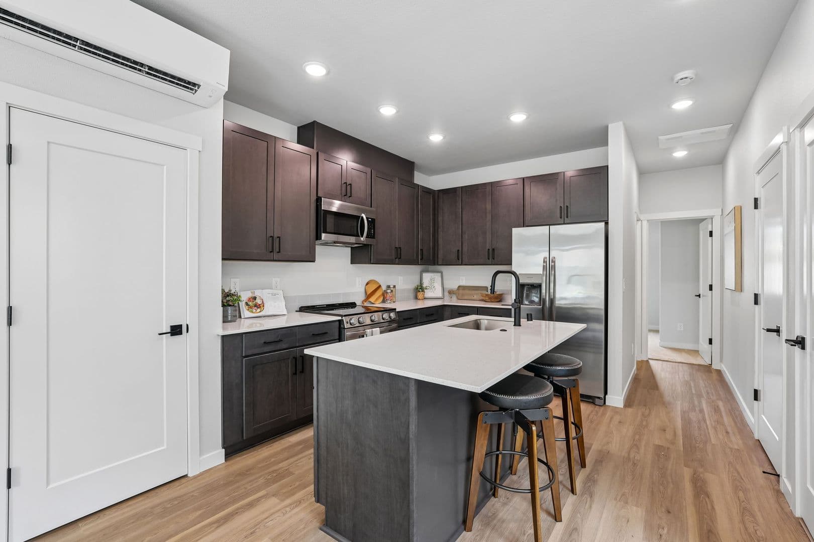 Vancouver Apartment: 6807 NE 15th