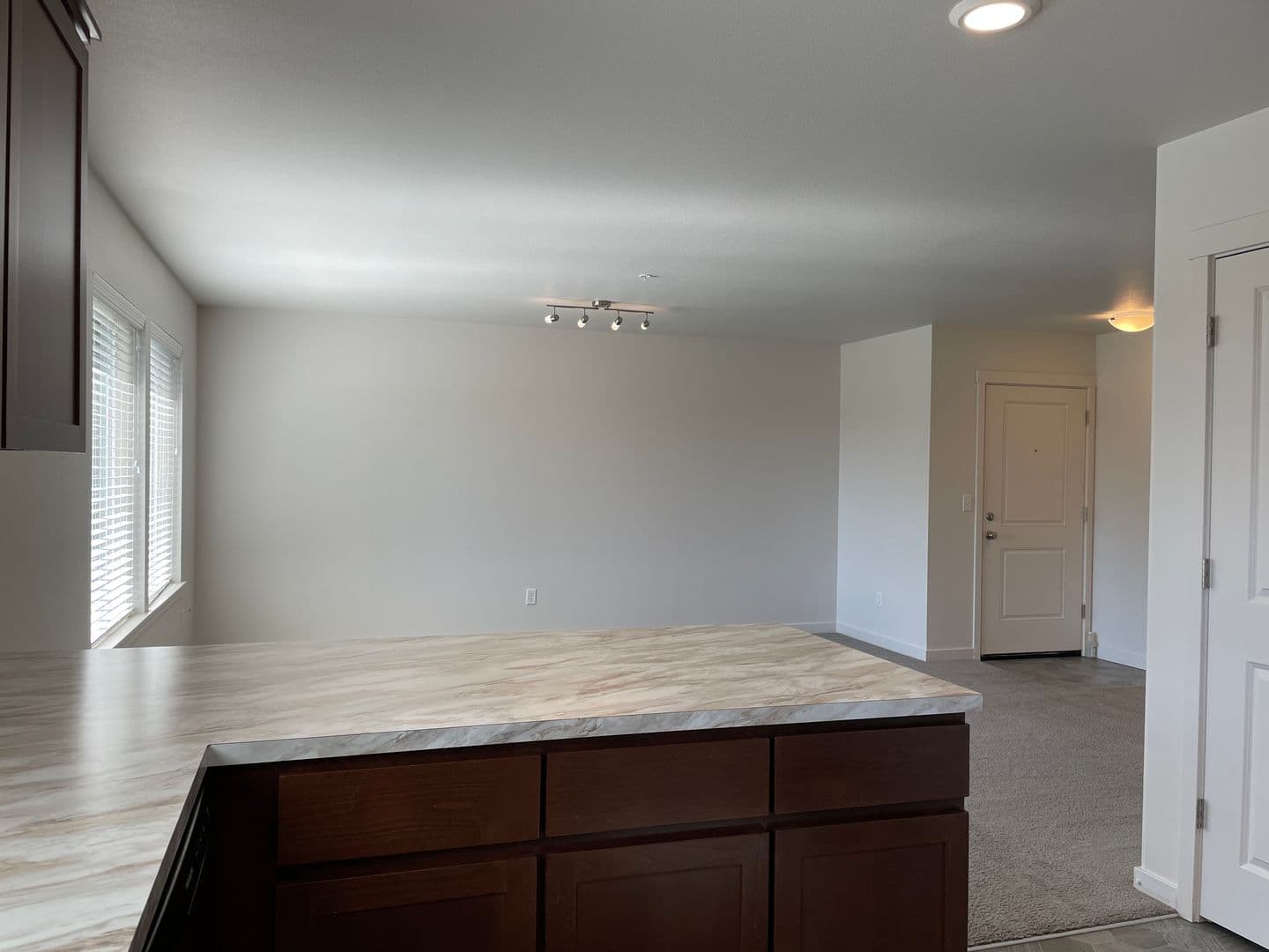 Battle Ground Apartment: 713 SE 2nd St