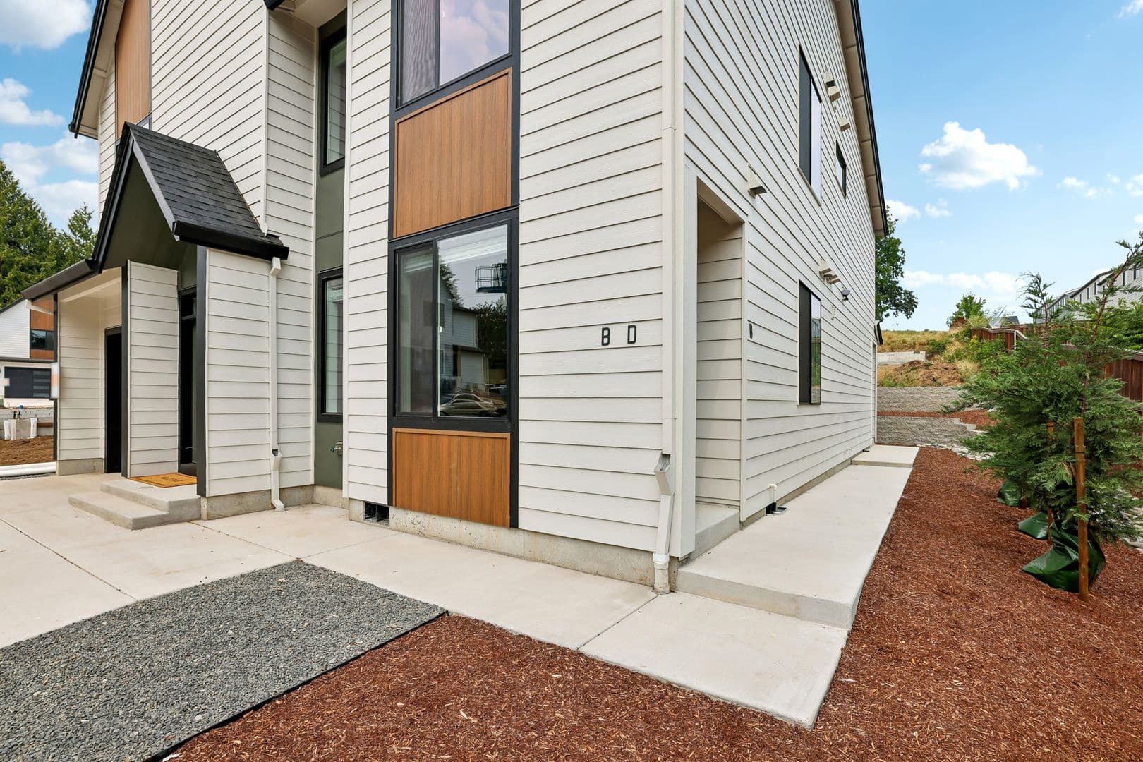 Vancouver Apartment: 6807 NE 15th