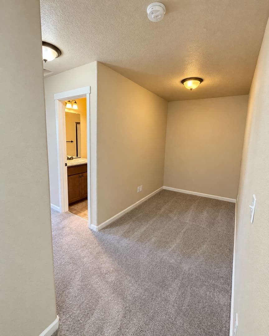 Vancouver Apartment: 9700-9816  NE 76th Way