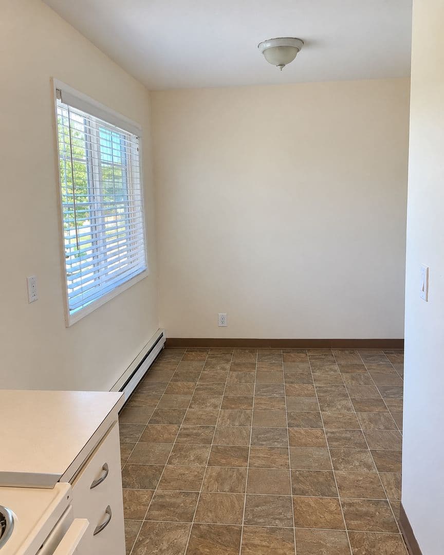 Vancouver Apartment: 2402-2452 E 8th Street