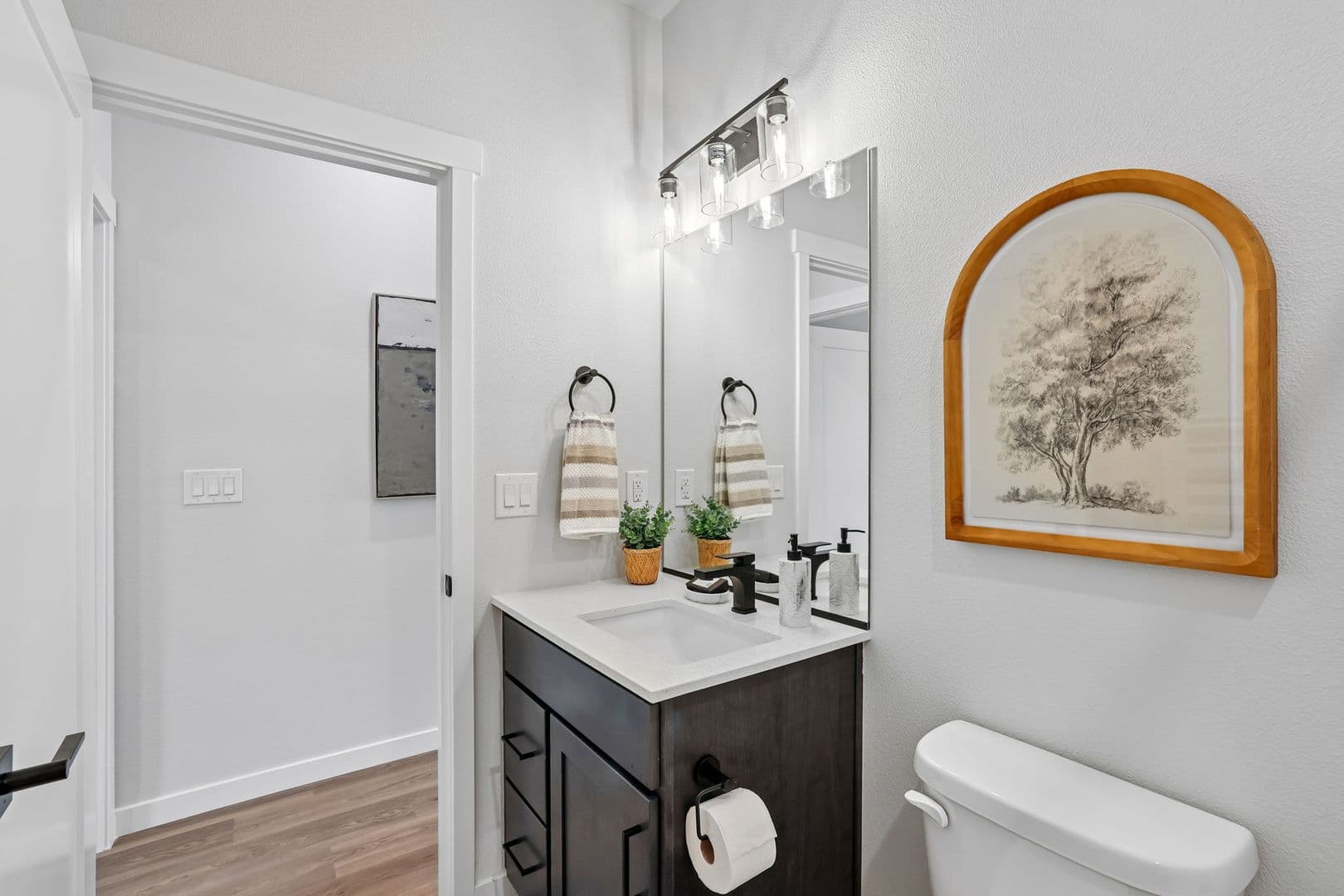 Vancouver Apartment: 6807 NE 15th