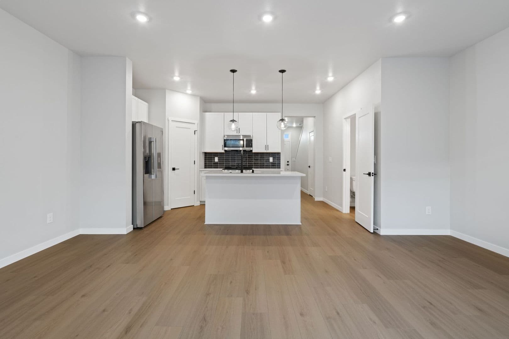 Vancouver Apartment: 3301-3318 NE 47th Ct