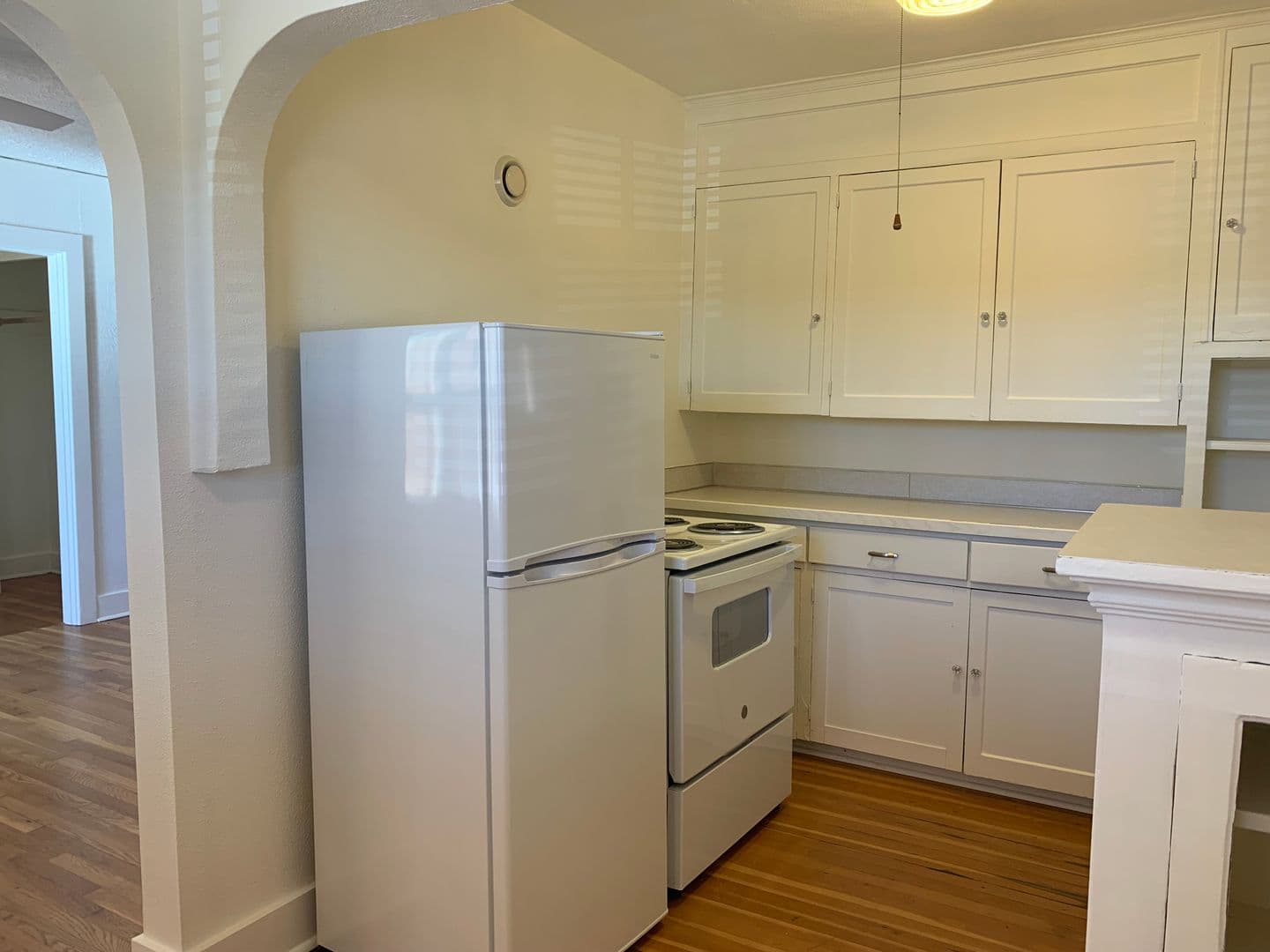 Vancouver Apartment: 511 W Evergreen Blvd