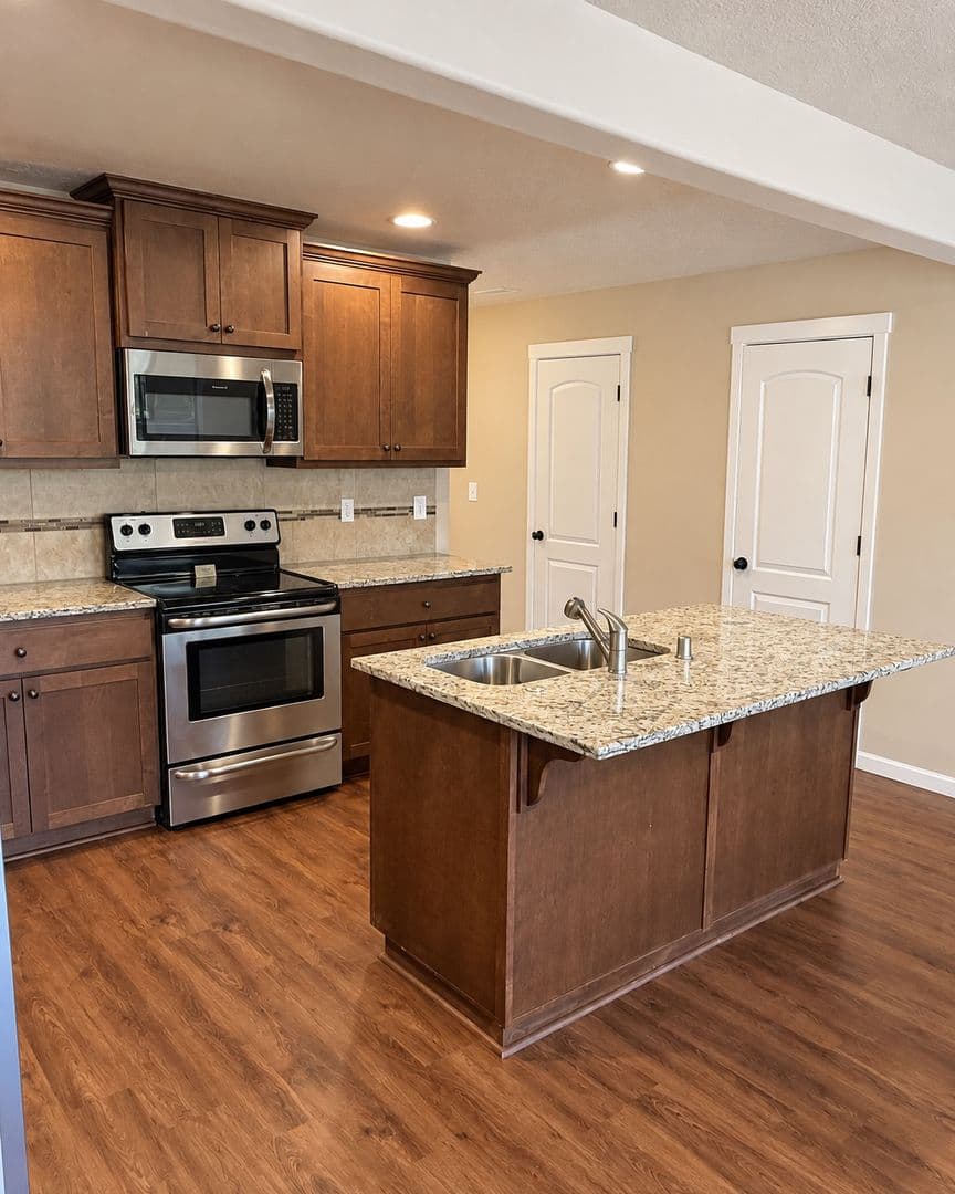 Vancouver Apartment: 9700-9816  NE 76th Way