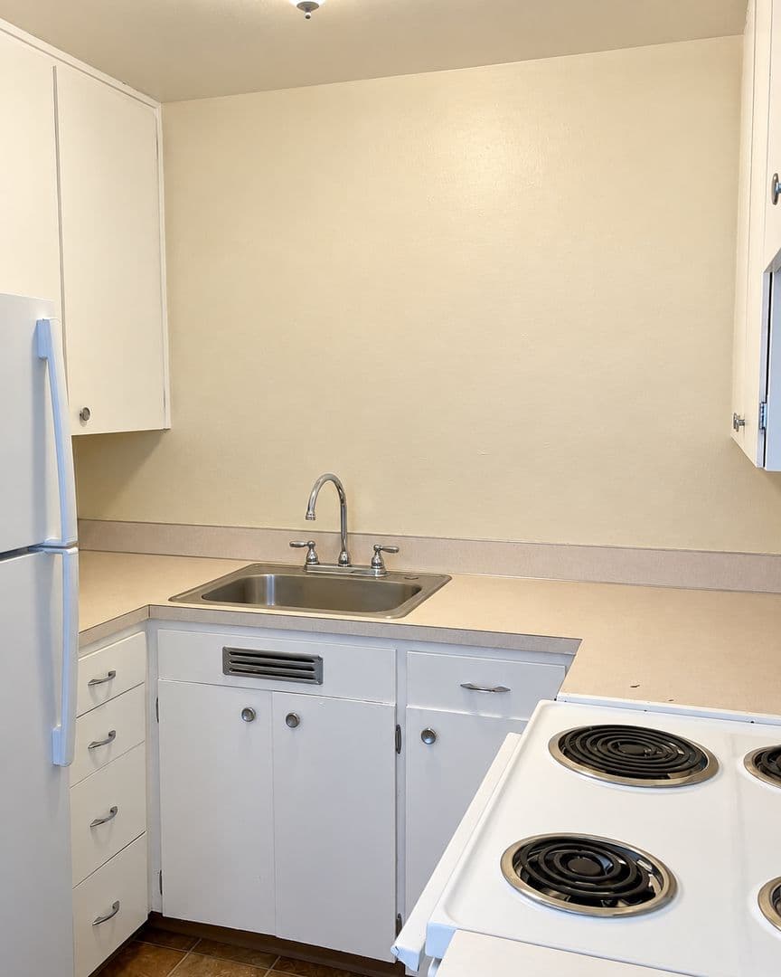 Vancouver Apartment: 2402-2452 E 8th Street