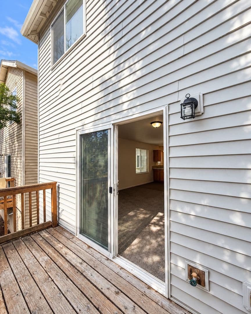 Portland Apartment: 12200 SE Ramona Street