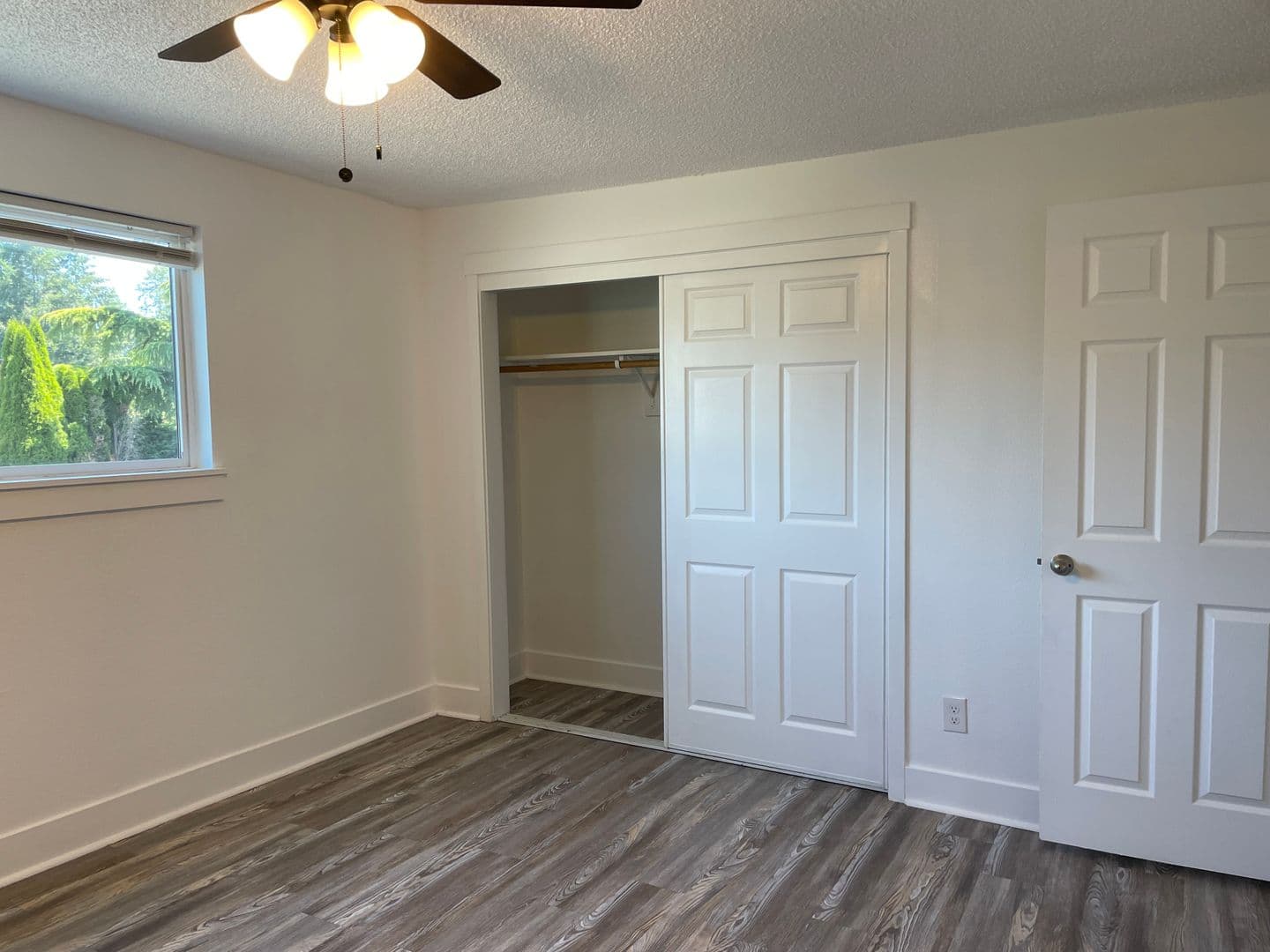 Woodland Apartment: 1712-1722 Lewis River Rd