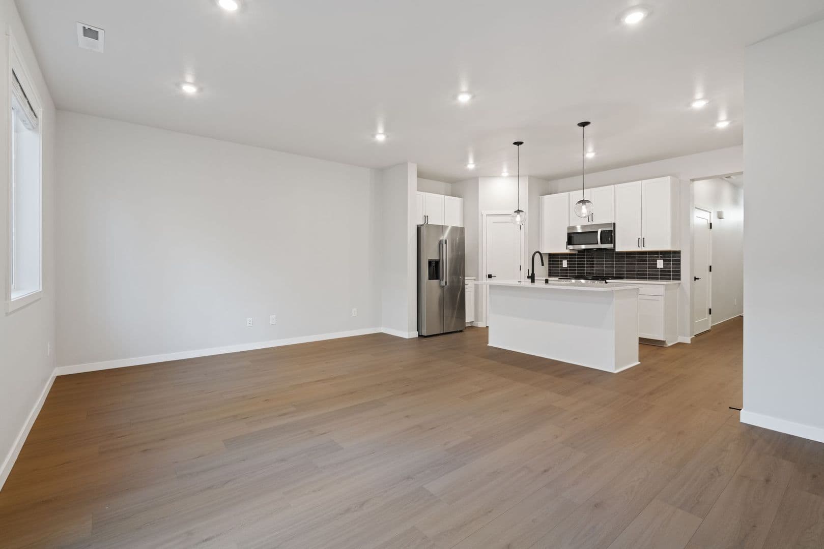 Vancouver Apartment: 3301-3318 NE 47th Ct