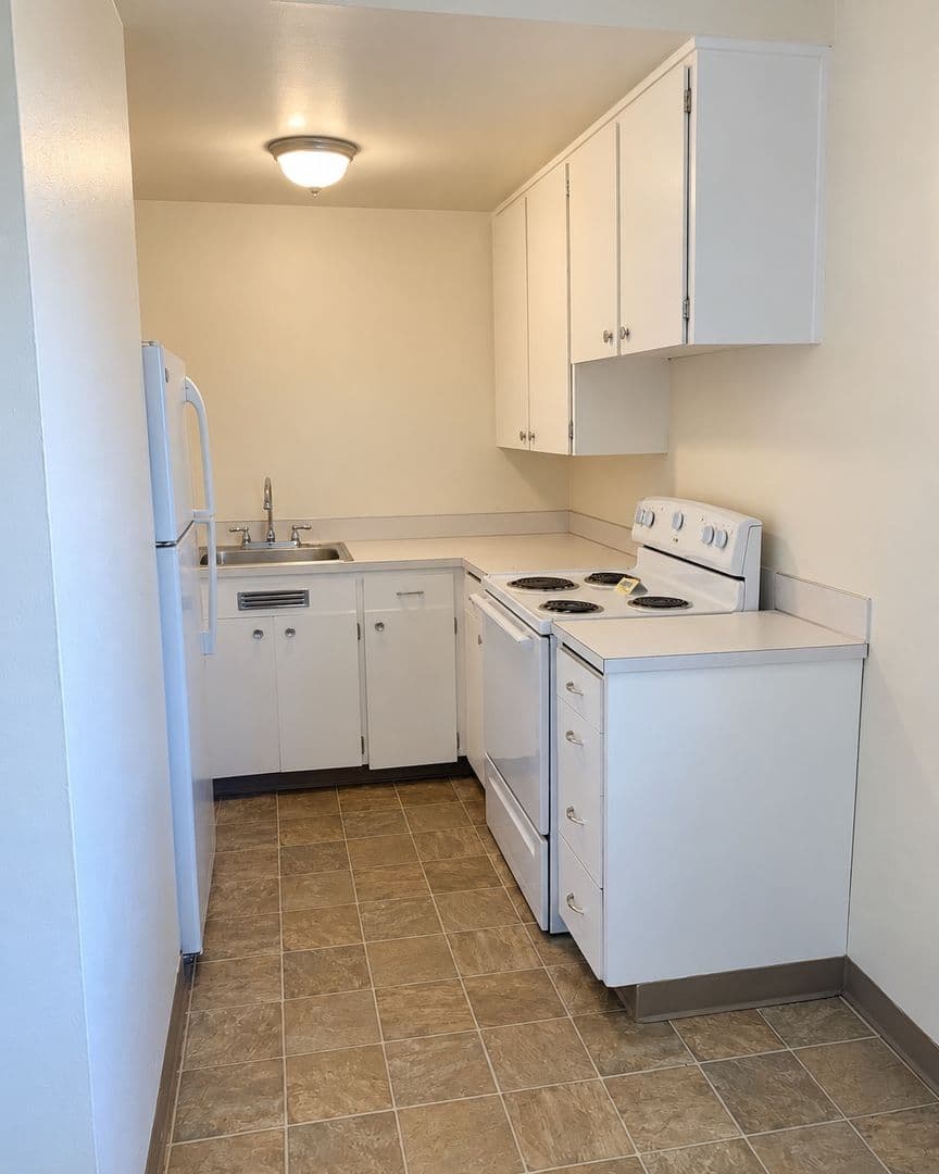 Vancouver Apartment: 2402-2452 E 8th Street