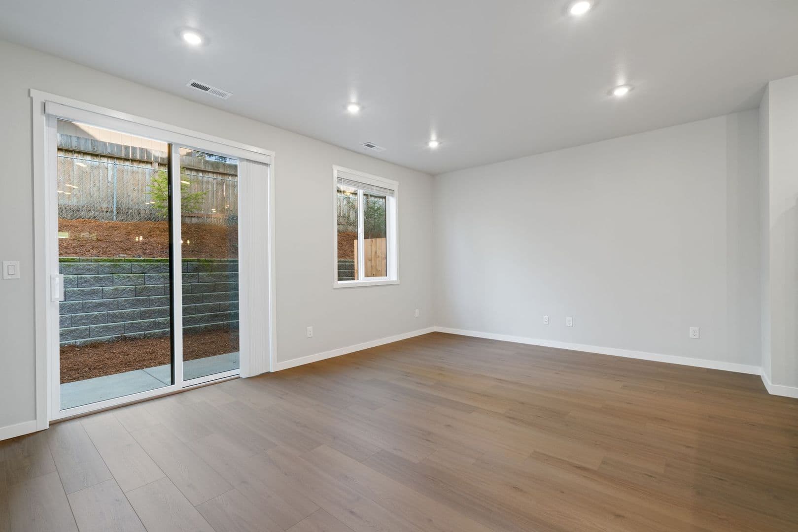 Vancouver Apartment: 3301-3318 NE 47th Ct
