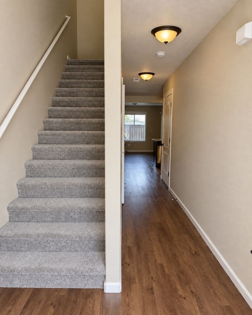 Vancouver Apartment: 9700-9816  NE 76th Way