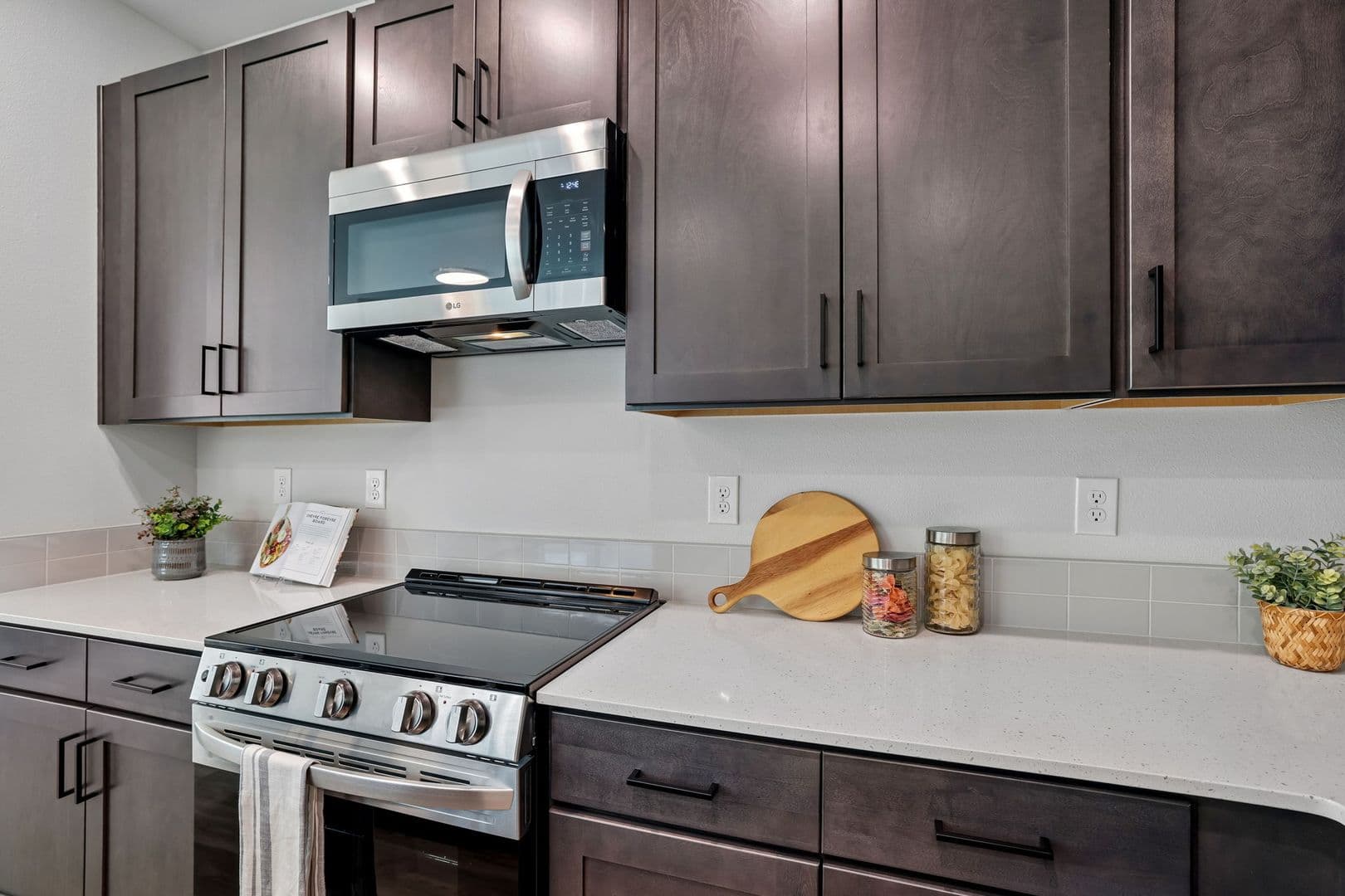 Vancouver Apartment: 6807 NE 15th