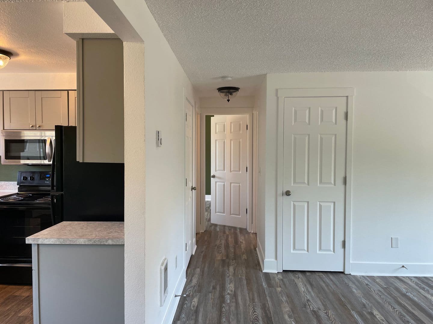 Woodland Apartment: 1712-1722 Lewis River Rd