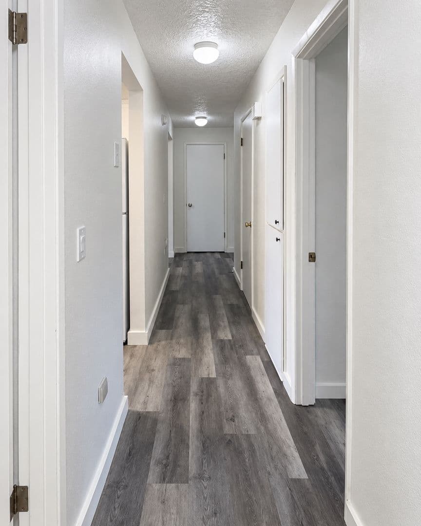 Battle Ground Apartment: 117 NE Clark Ave.