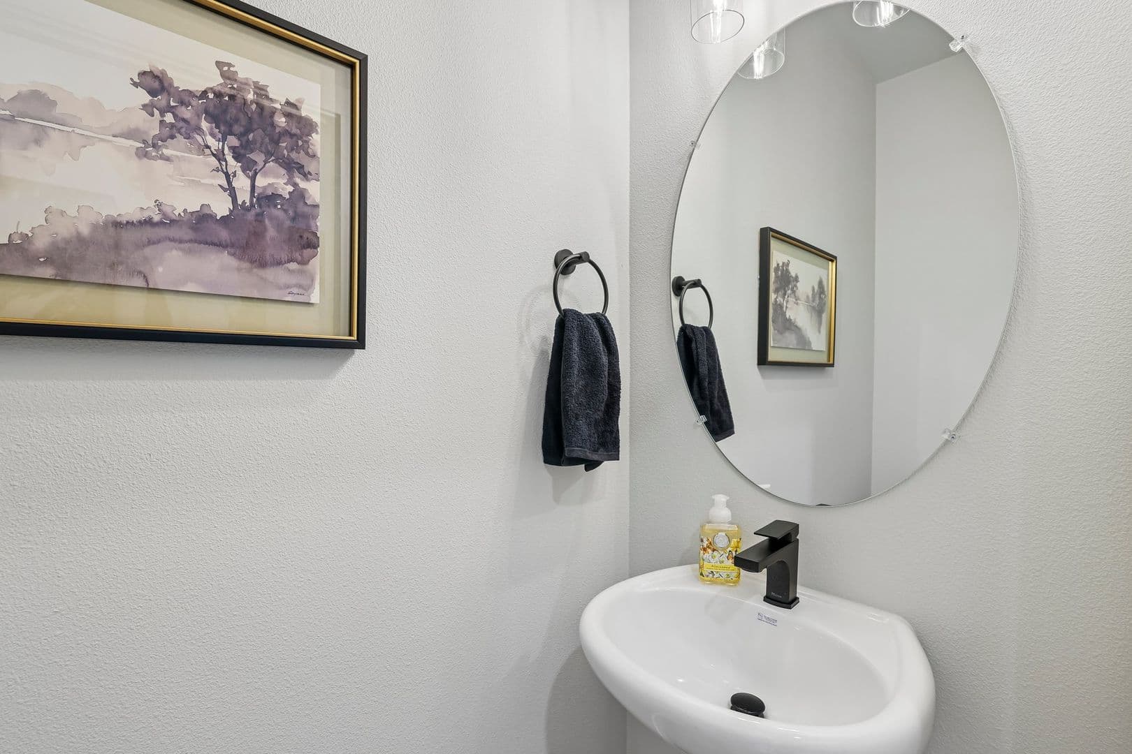 Vancouver Apartment: 6807 NE 15th