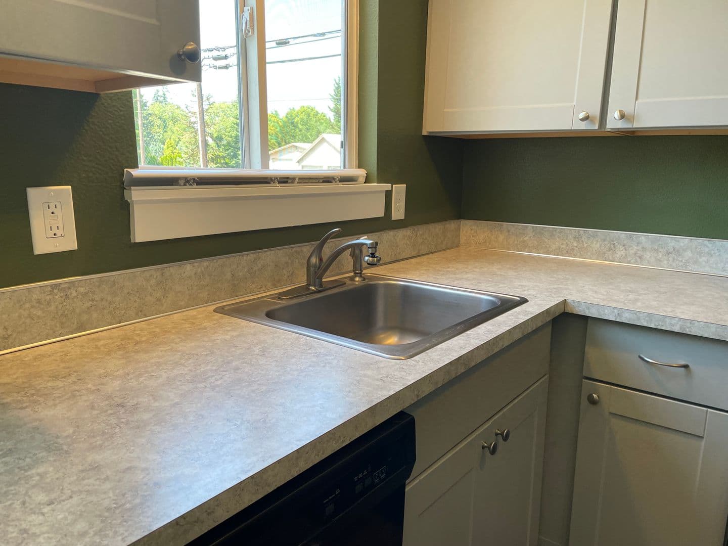 Woodland Apartment: 1712-1722 Lewis River Rd
