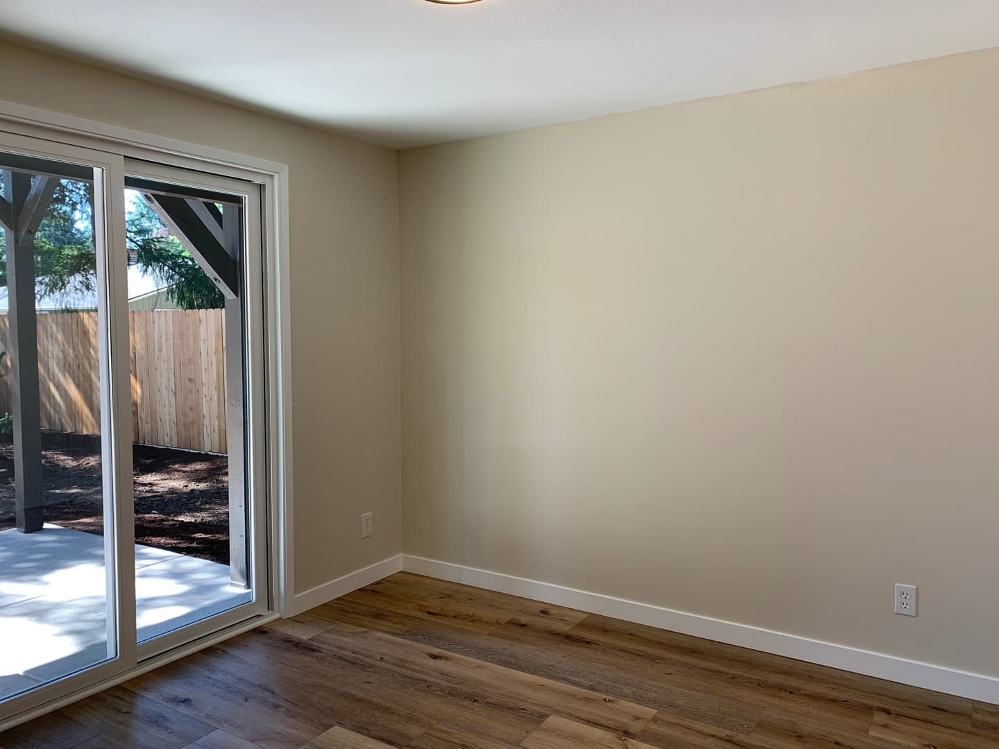 Vancouver Apartment: 1004 & 1006 NE 143rd Ave