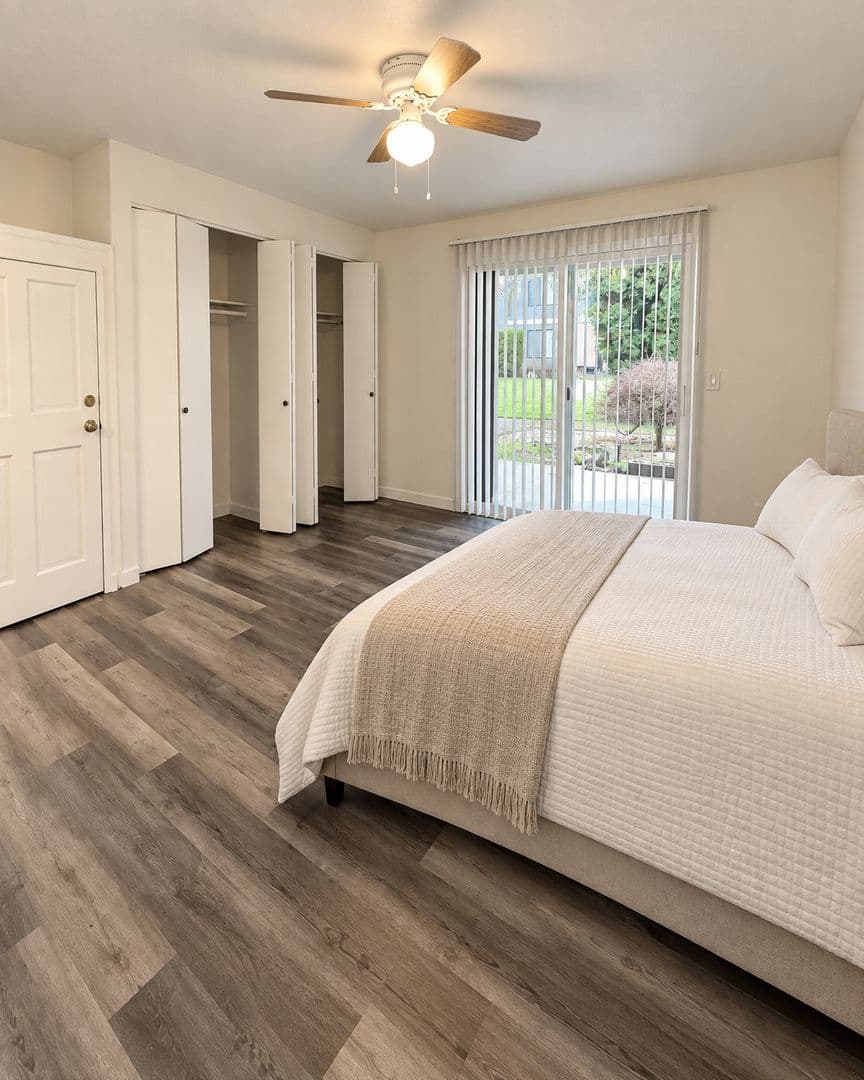 Battle Ground Apartment: 117 NE Clark Ave.