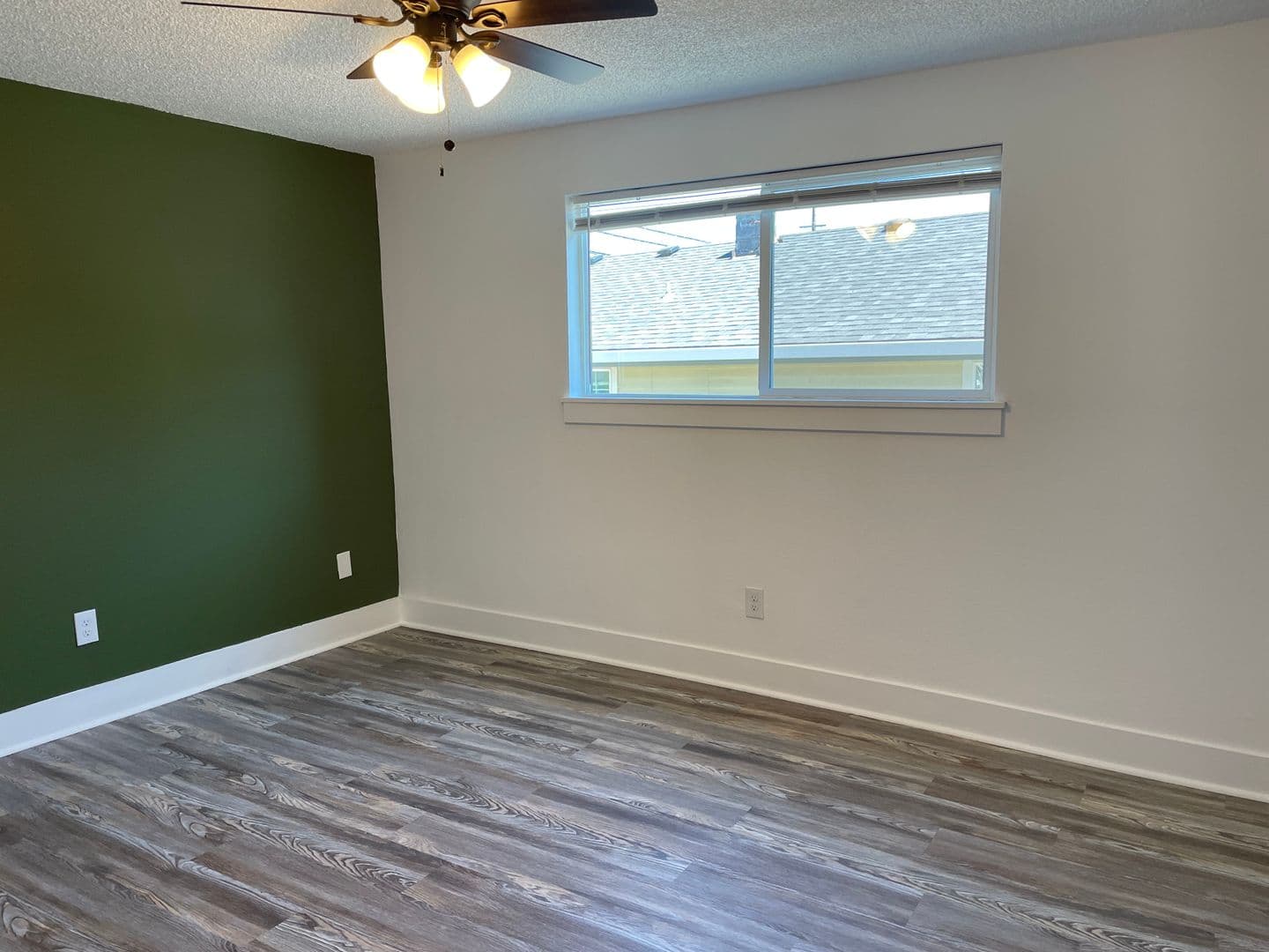 Woodland Apartment: 1712-1722 Lewis River Rd