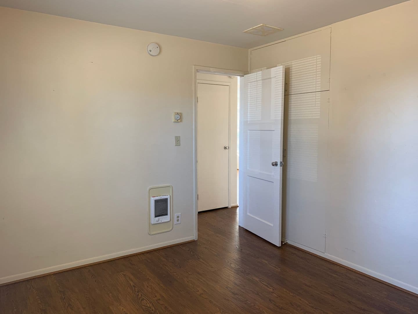 Vancouver Apartment: 3106 & 3108  E McLoughlin Blvd