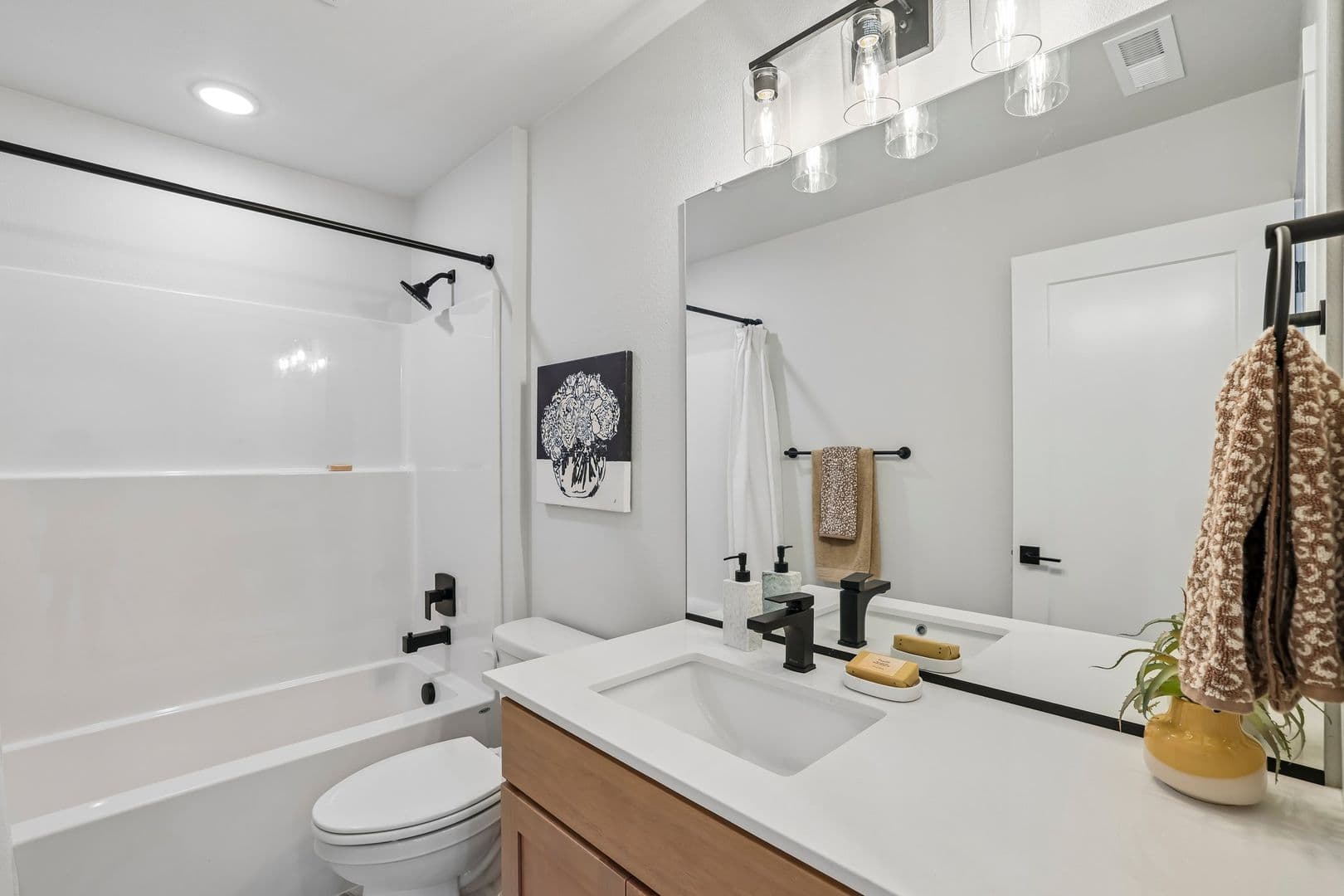 Vancouver Apartment: 6807 NE 15th