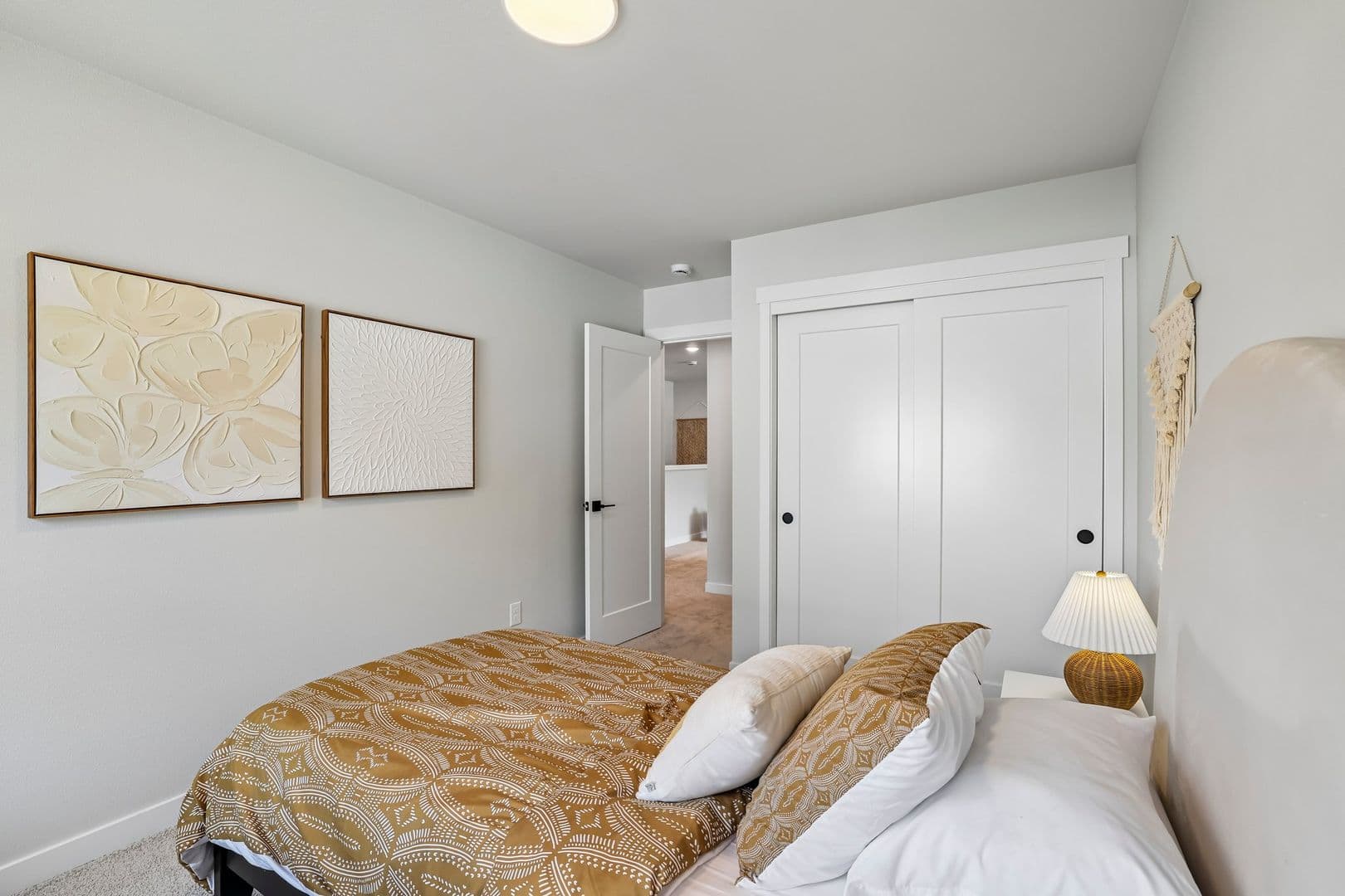 Vancouver Apartment: 6807 NE 15th