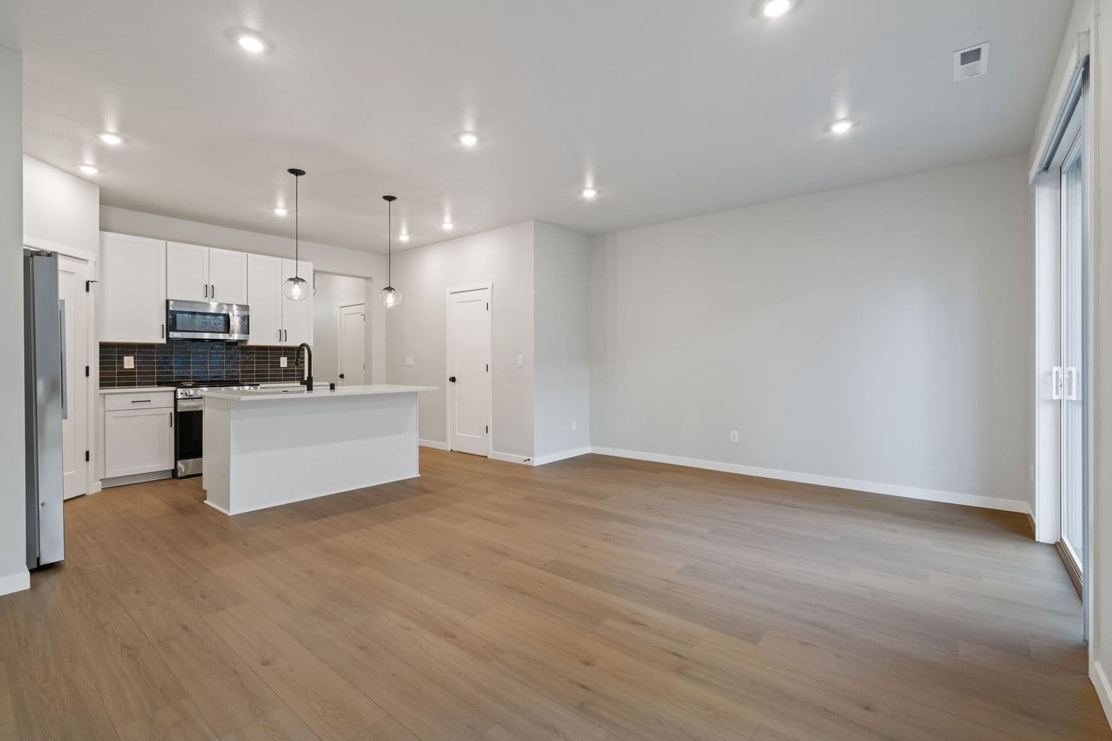 Vancouver Apartment: 3301-3318 NE 47th Ct
