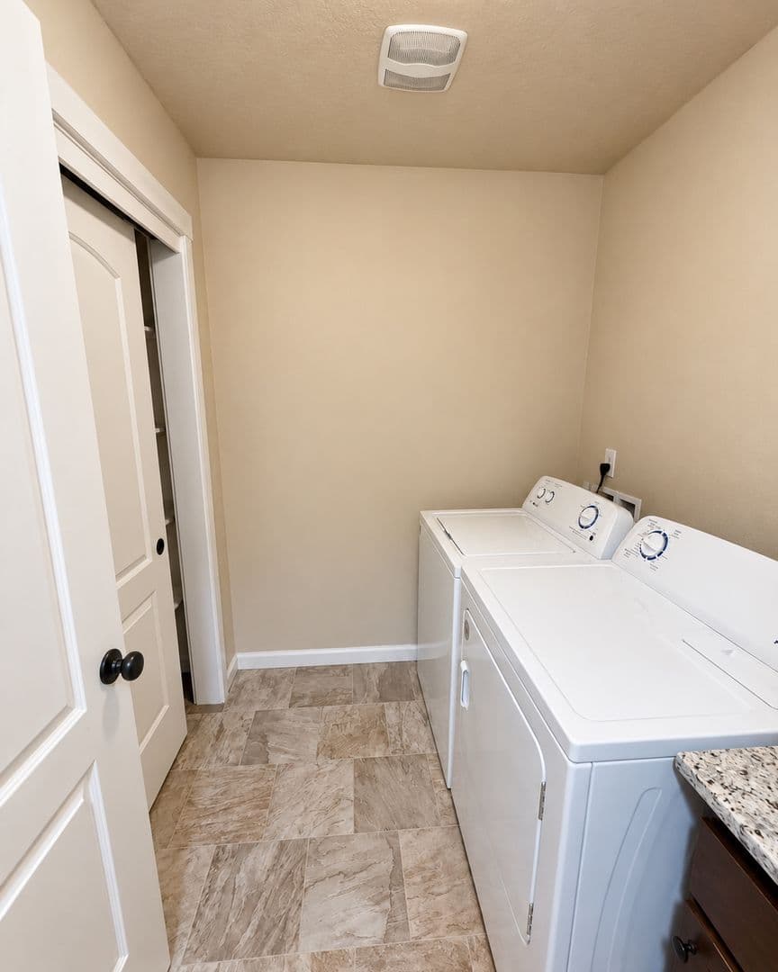 Vancouver Apartment: 9700-9816  NE 76th Way